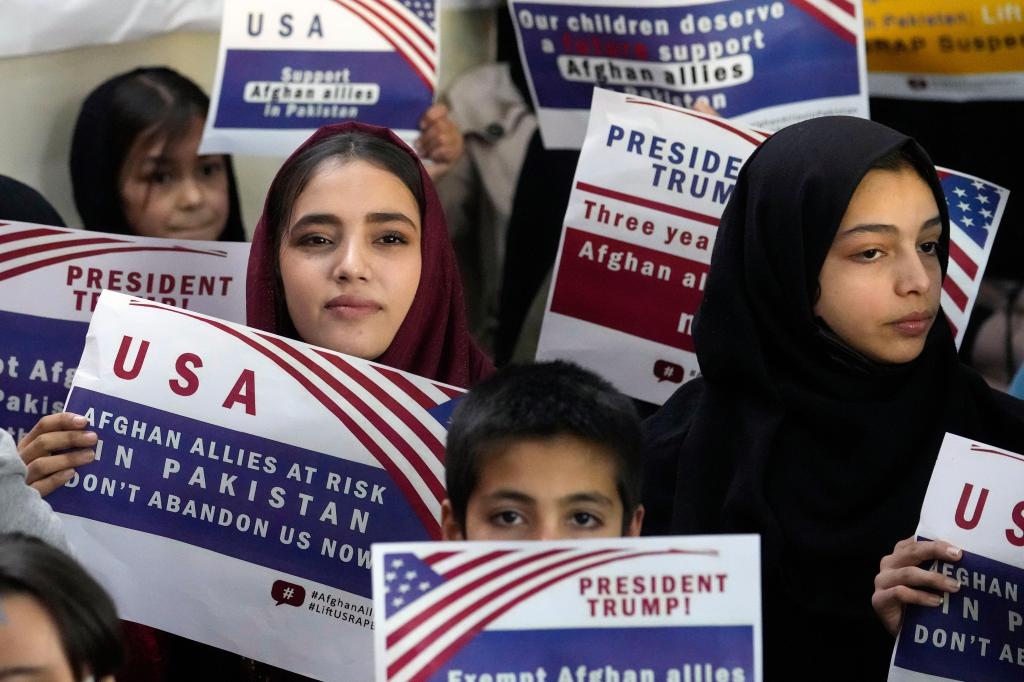 Refugee resettlement agencies fight after Trump orders them to stop the work funded by the federal government

/crypto news
